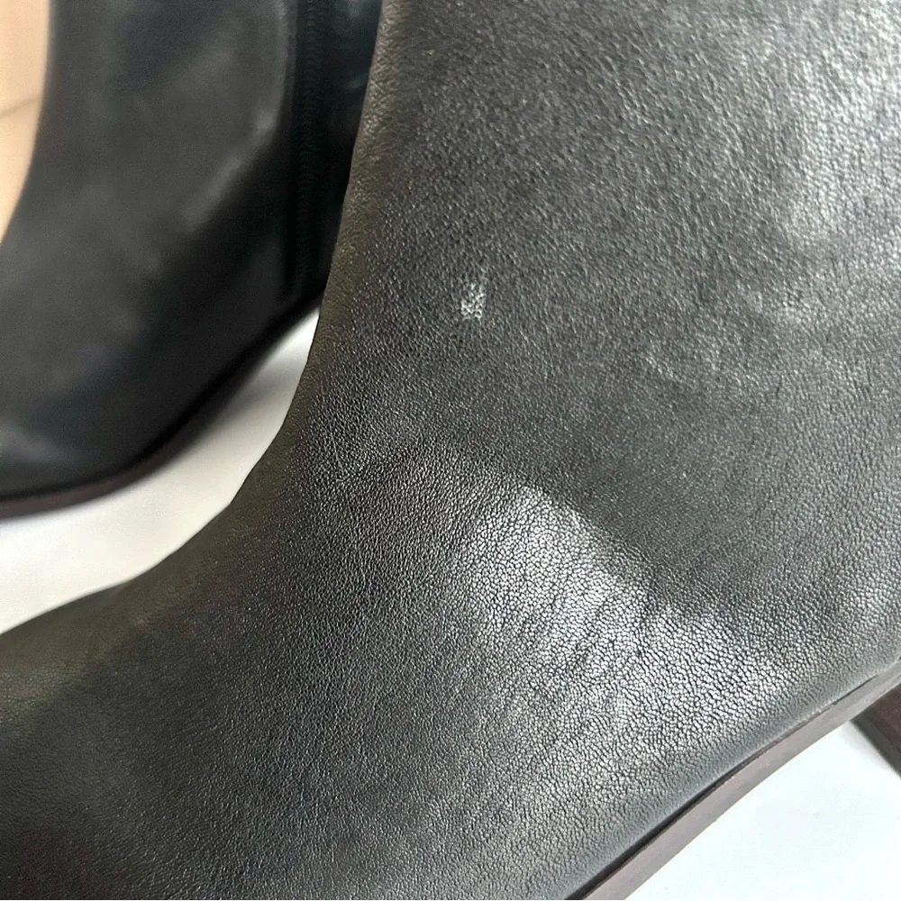 NEW IN BOX Lucky Brand Mazzee Black Ankle Boots. Black. Size: 7